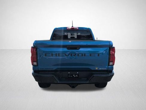 Used 2024 Chevrolet Colorado ZR2 w/ Technology Package AWD/4WD image 9
