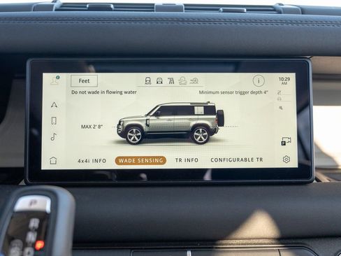 New 2024 Land Rover Defender 110 S image 27