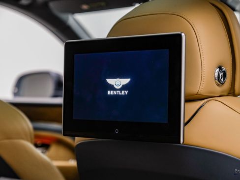 Used 2023 Bentley Bentayga Extended Wheelbase AWD/4WD image 83