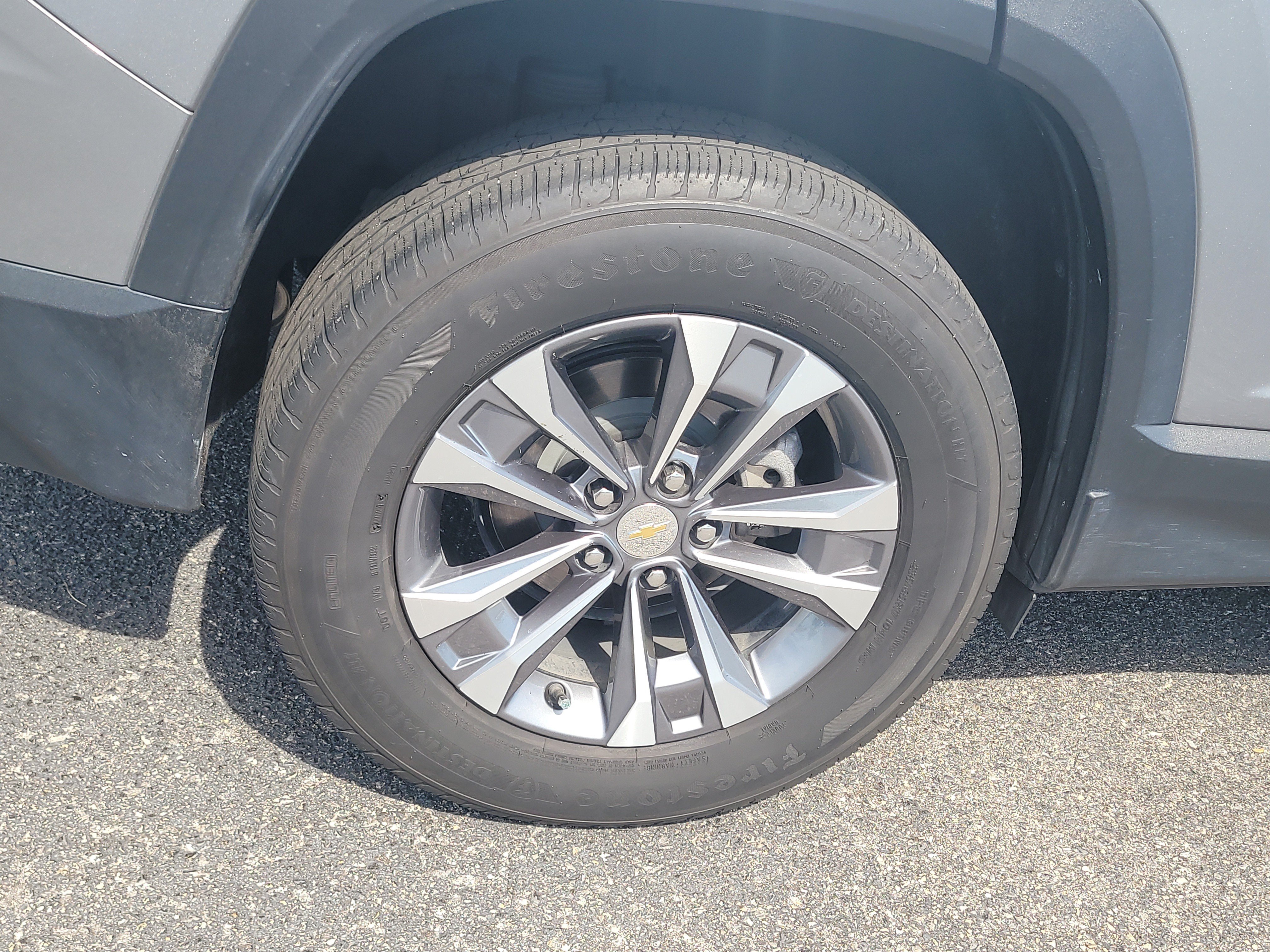 Used 2025 Chevrolet Equinox LT w/ Safety and Technology Package FWD image 10