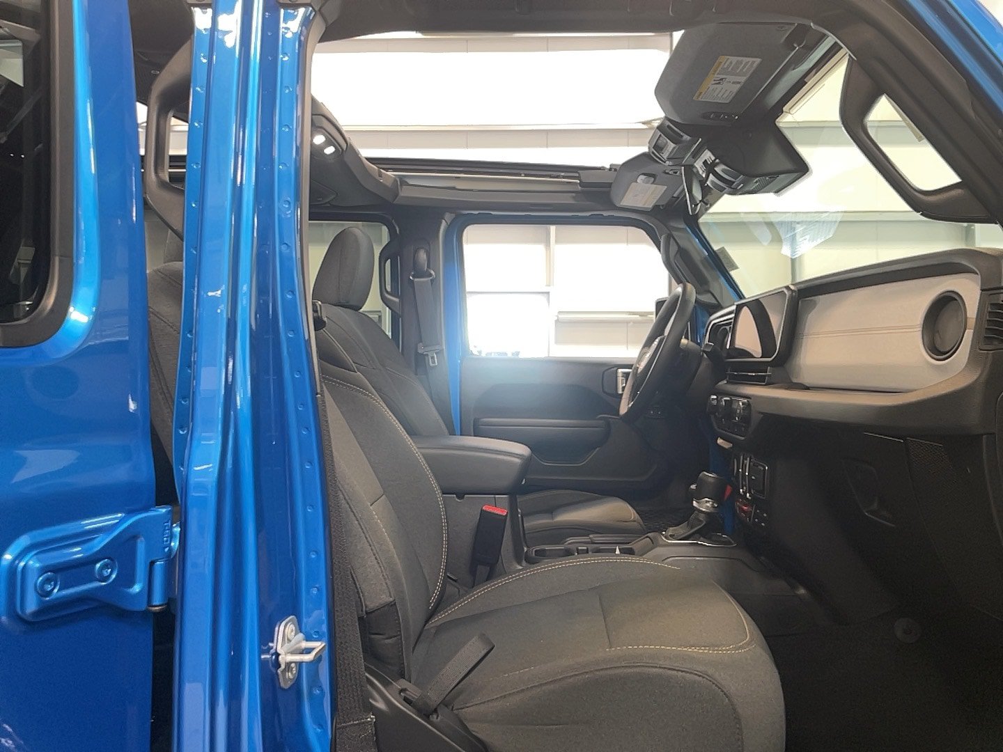 Used 2024 Jeep Wrangler Unlimited Sport AWD/4WD image 9