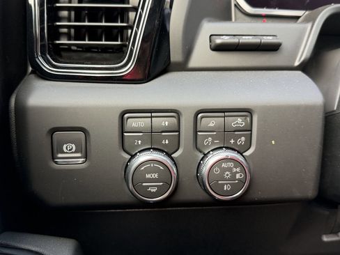 New 2026 GMC Sierra 2500 AT4 w/ AT4 Premium Plus Package AWD/4WD image 29