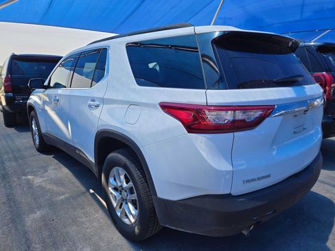 Used 2020 Chevrolet Traverse LT w/ Driver Confidence II Package FWD image 3