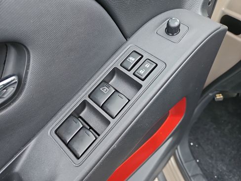 Used 2022 Nissan Frontier Pro-X image 18