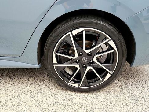 Used 2025 Nissan Sentra SR w/ SR Premium Package FWD image 9