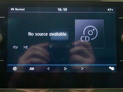 Used 2018 Volkswagen Tiguan SEL image 17