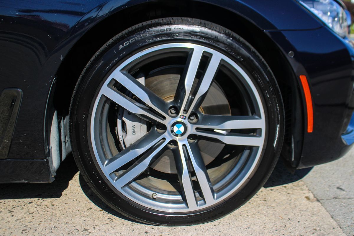 Used 2019 BMW 750i RWD image 12