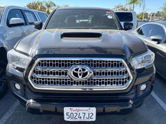 Used 2017 Toyota Tacoma TRD Sport w/ Tow Package RWD video 2