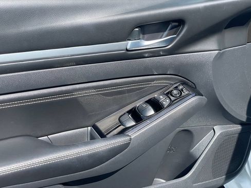 Certified 2023 Nissan Altima 2.5 SL AWD/4WD image 13