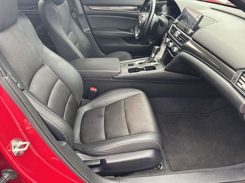 Used 2019 Honda Accord Sport image 13