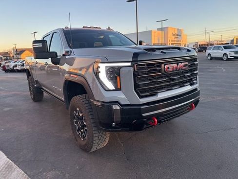 Used 2024 GMC Sierra 2500 AT4X image 9