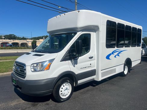 Used 2018 Ford Transit 350 T-350 DRW 156 WB 10360 GVWR w/ Shuttle Bus Prep Package image 4