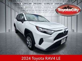 Used 2024 Toyota RAV4 LE AWD/4WD video 1