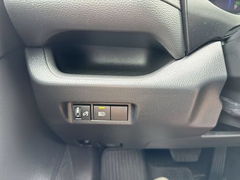 Used 2023 Toyota RAV4 LE AWD/4WD image 18