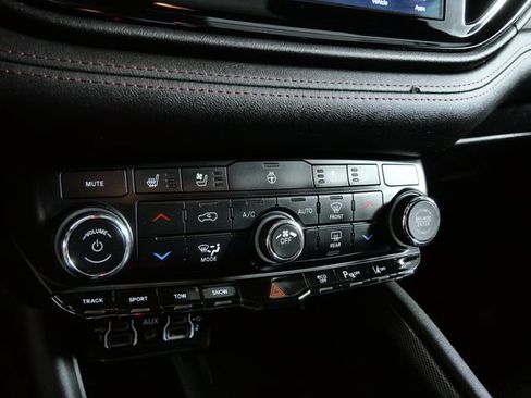 Used 2022 Dodge Durango R/T w/ Tow 'N Go Package AWD/4WD image 20