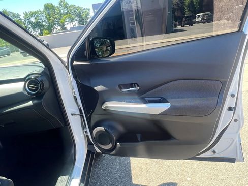 Used 2020 Nissan Kicks SV FWD image 30