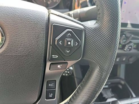 Used 2018 Toyota Tacoma TRD Off-Road AWD/4WD image 24