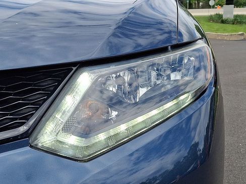 Used 2015 Nissan Rogue S AWD/4WD image 26