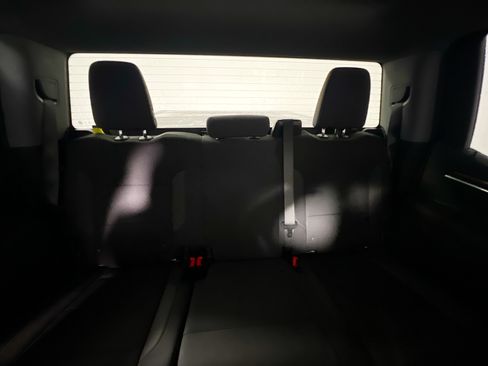 Used 2025 Chevrolet Silverado 1500 LT AWD/4WD image 32