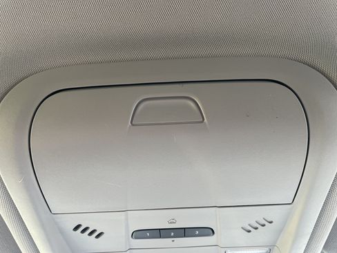 Used 2020 Chevrolet Equinox LT FWD image 38