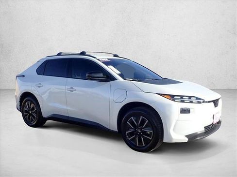 Used 2026 Subaru Solterra Premium w/ Premium Convenience Package image 6