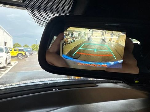 Used 2018 Toyota C-HR XLE FWD image 9