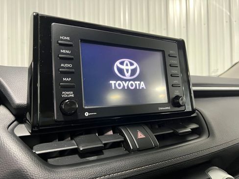 Used 2021 Toyota RAV4 XLE w/ Convenience Package image 8