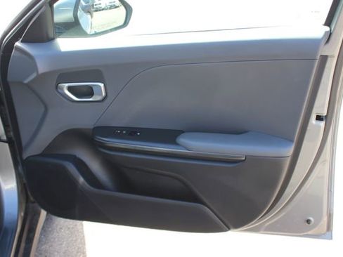 Used 2025 Kia K4 FWD image 29