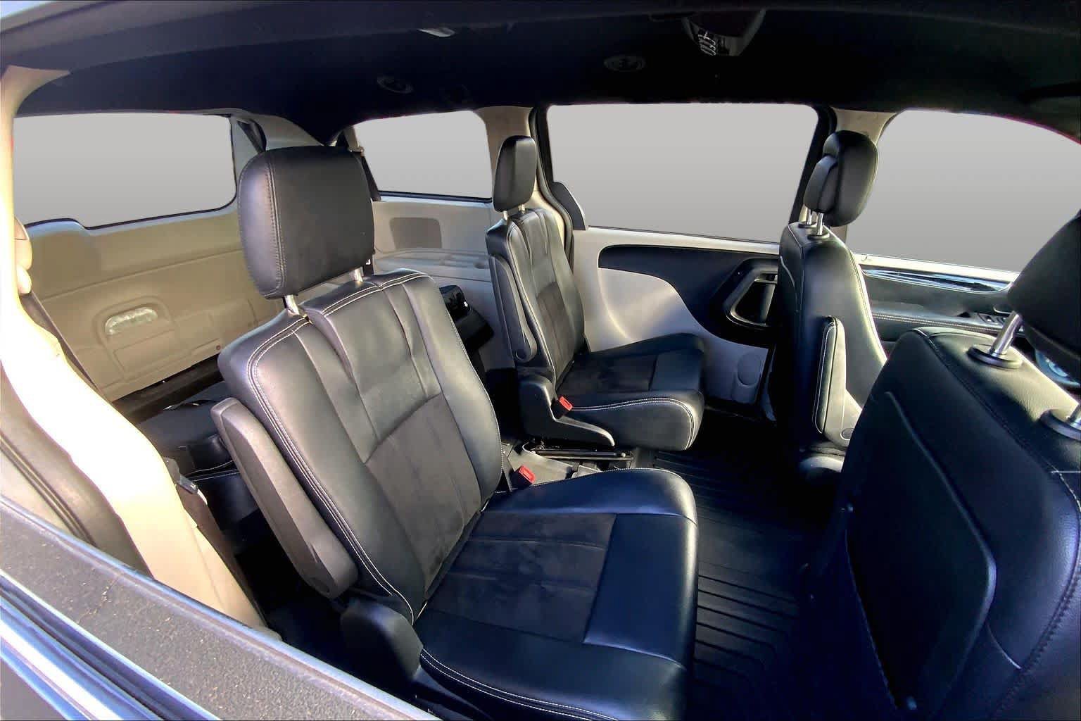 Used 2019 Dodge Grand Caravan SXT FWD image 20