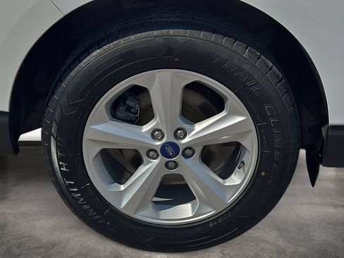 Used 2019 Ford Edge SE FWD image 7