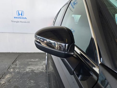 Used 2023 Honda CR-V LX image 18