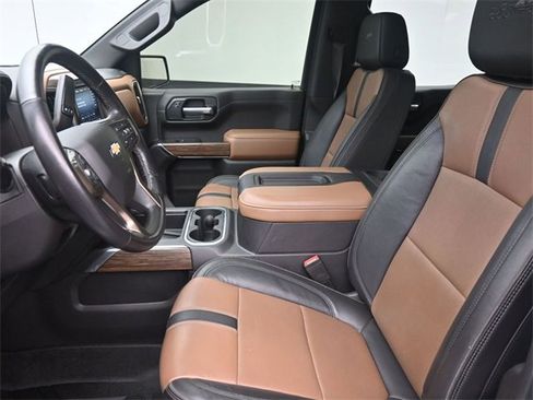 Used 2021 Chevrolet Silverado 1500 High Country w/ Technology Package image 6