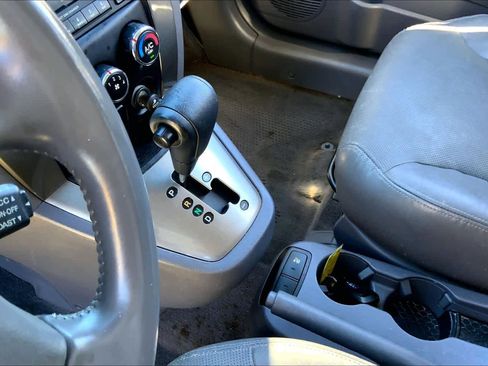 Used 2005 Hyundai Tucson GLS image 15