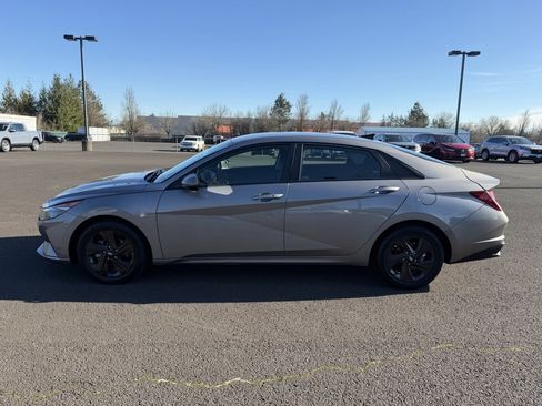 Used 2021 Hyundai Elantra SEL image 5