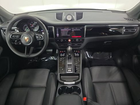Certified 2026 Porsche Macan AWD/4WD image 13