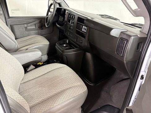 Used 2024 Chevrolet Express 3500 LT w/ LT Preferred Equipment Group RWD image 15