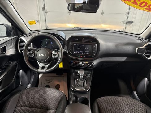Used 2024 Kia Soul LX w/ Option Group 015 FWD image 17
