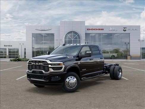 New 2026 RAM 5500 4x4 Crew Cab w/ Laramie Trim Package image 1