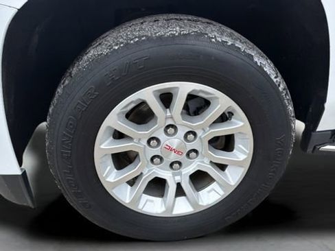 Used 2018 GMC Yukon SLE w/ Convenience Package image 32