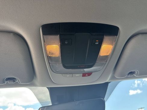 Used 2023 Kia Sorento S FWD image 19