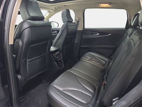 Used 2023 Lincoln Nautilus Reserve w/ Equipment Group 201A image 10