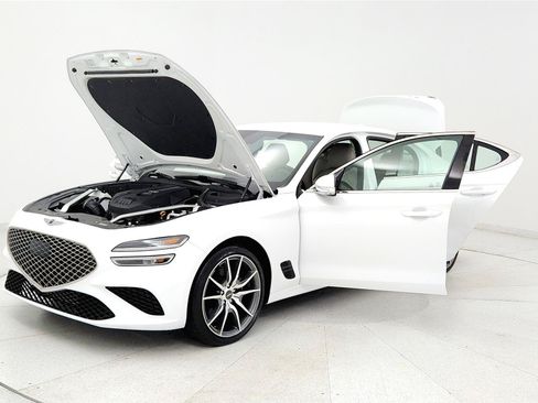 Used 2023 Genesis G70 2.0T AWD/4WD image 9