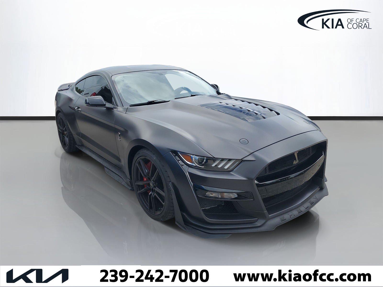 Used 2022 Ford Mustang Shelby GT500 w/ Technology Package RWD image 1