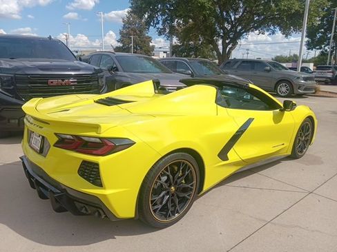 Used 2023 Chevrolet Corvette Stingray Premium Conv w/ Stealth Interior Trim Package RWD image 2