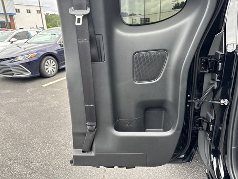 Used 2023 Nissan Frontier S RWD image 17