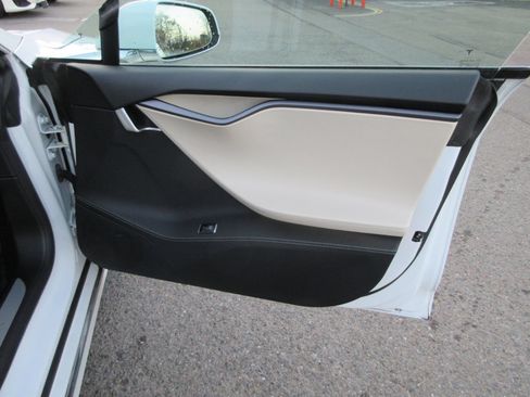 Used 2020 Tesla Model S Long Range Plus image 20