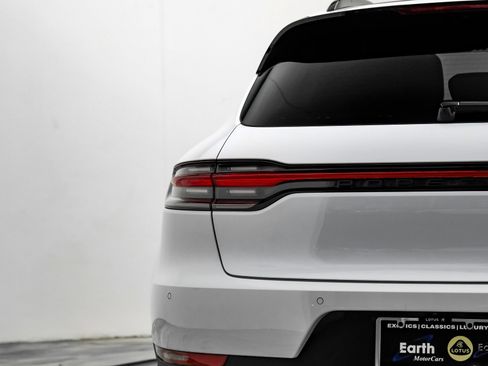 Used 2021 Porsche Macan AWD/4WD image 14