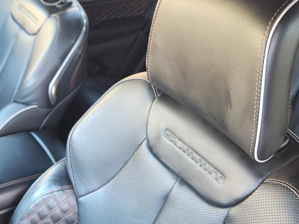 Used 2024 Jeep Grand Cherokee Summit AWD/4WD image 35
