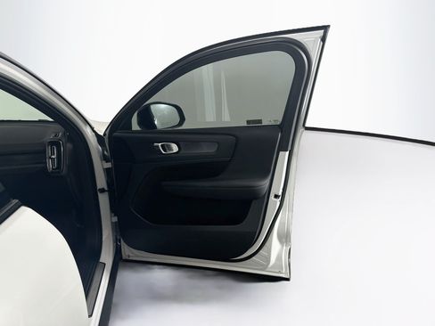 Used 2023 Volvo XC40 Recharge Plus AWD/4WD image 32