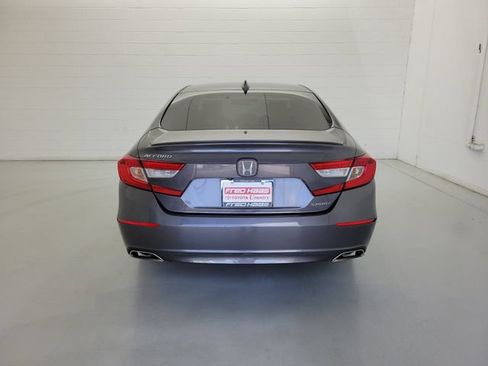 Used 2018 Honda Accord Sport image 6